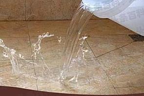 永清漏水维修 免砸砖防水材料该如何施工